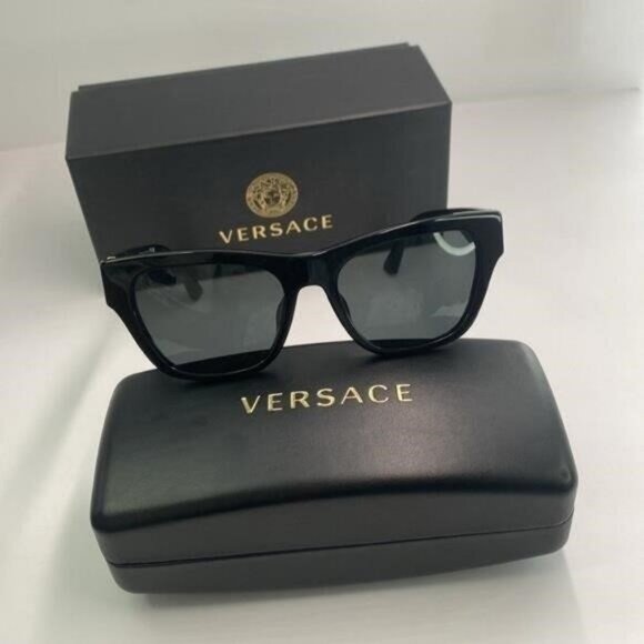 New Authentic Versace VE4457 is a Full Rim frame for Men Sunglass - Picture 7 of 13